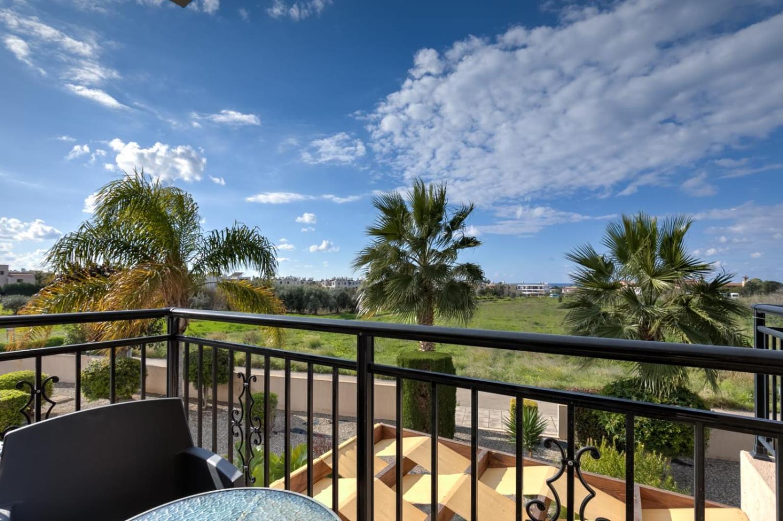 Sunny View - A Stunning Apartment With Private Rooftop Пафос Экстерьер фото